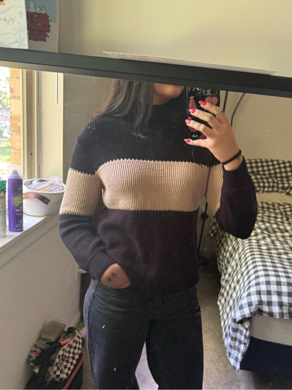 Black and beige turtleneck sweater neck sweater